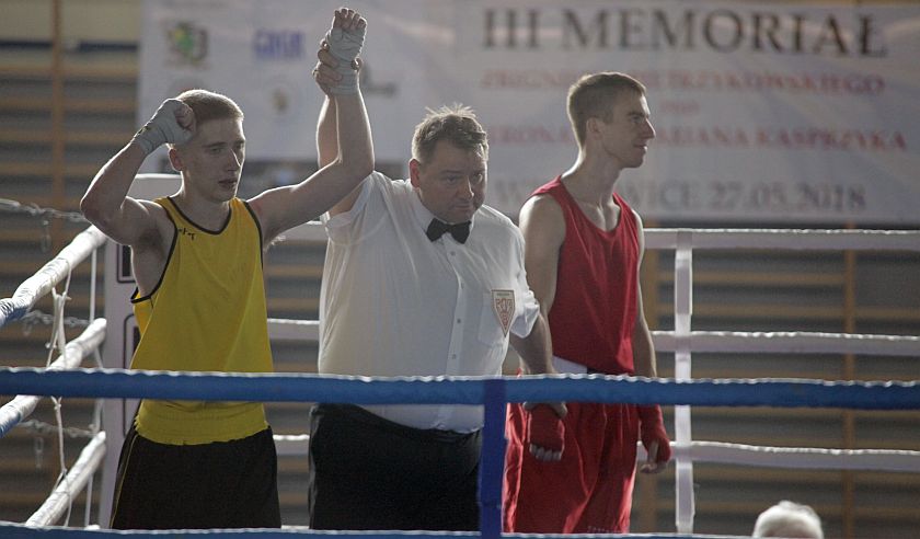 Marek Kubaczka (KB Puncher Cieszyn) vs Kacper Wypchał (Dąbrowski Klub Bokserski)