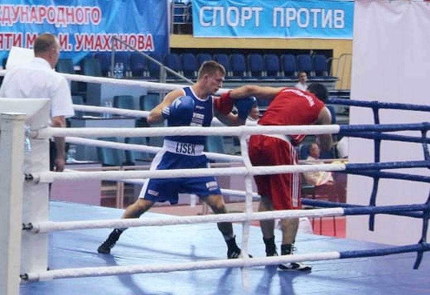 Umakhanova, Kaspiysk-Dagestan w Rosji na ringu Witold Lisek