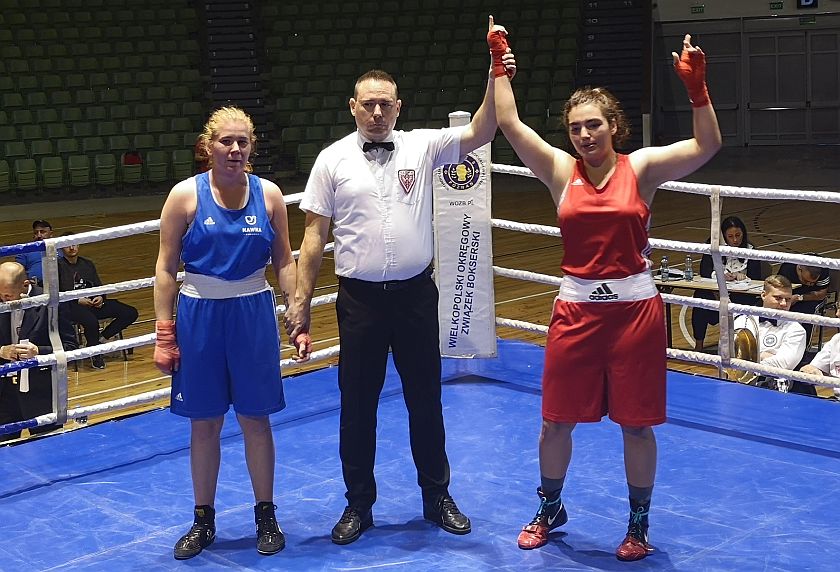 Oliwia Toborek (Zeliborska Szkoła Boksu) vs Natalia Żybura (KS Obra Zbąszyń) PKT 3-0