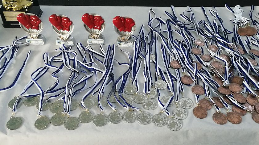 Puchary i medale Mistrzostw Małopolski w Boksie Olimpijskim Nowa Huta