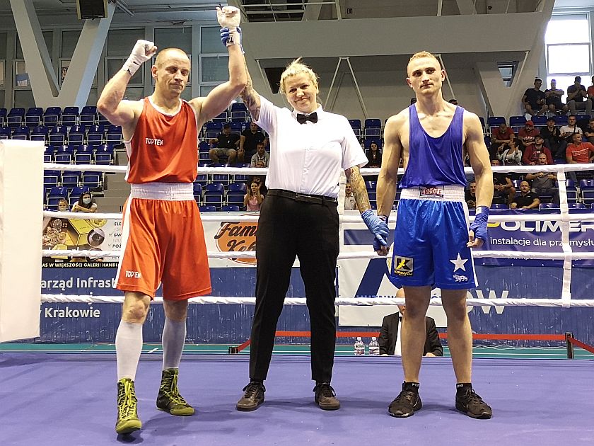 Tomasz Wyka (Nowohucki Klub Bokserski) vs Kacper Leżański (TS Wisła Kraków)