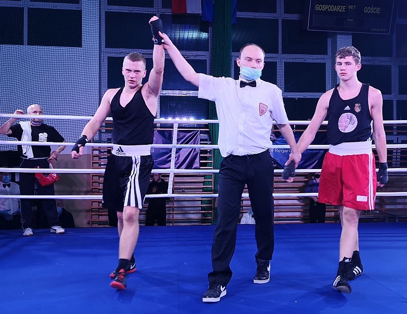 Kacper Putkowski (Wisłok Rzeszów) vs Kamil Robótka (Stal Stalowa Wola Boxing Team)