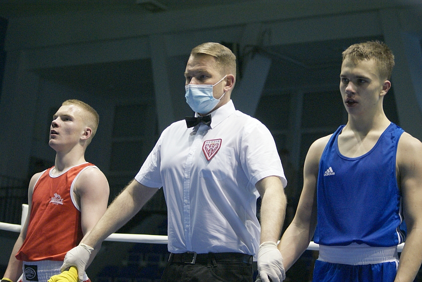 Alan Saternus (Akademia Bokserska Libiąż) vs. Daniel Kruszec (ROJEK Kraków) PKT 2-1